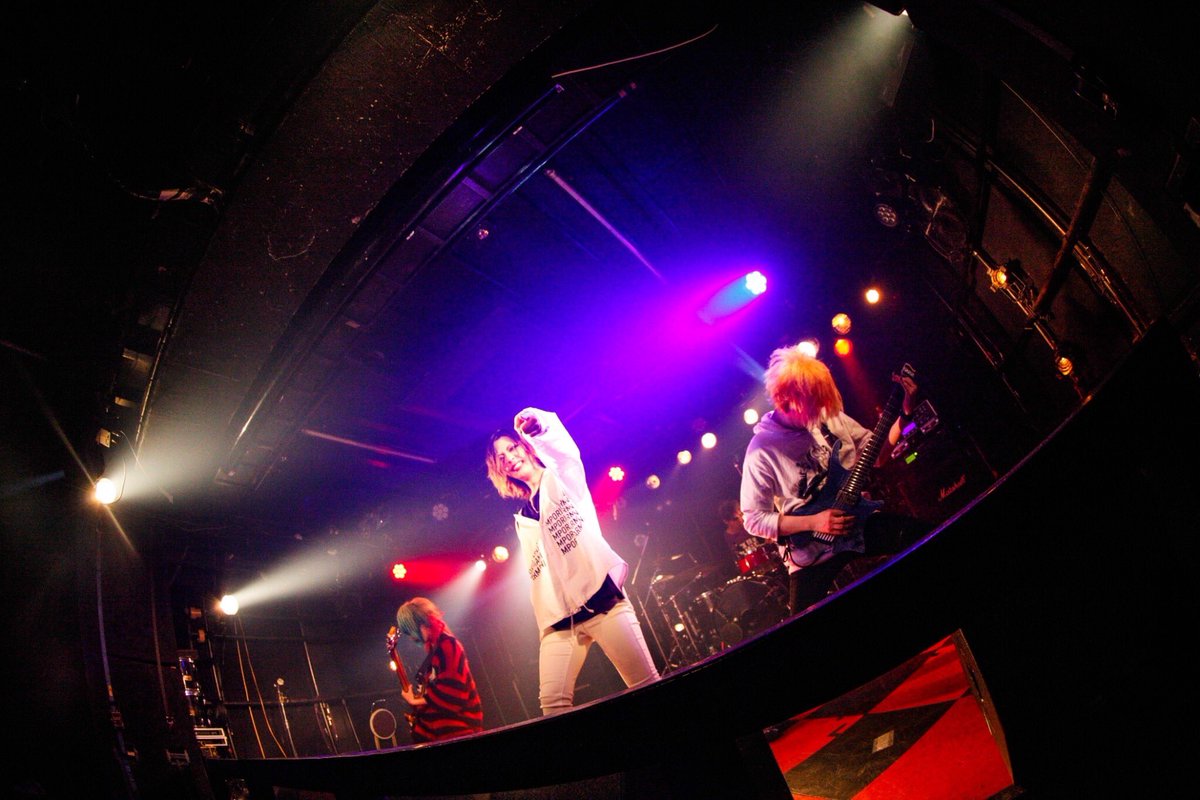 ryuchangero's tweet photo. 5/2池袋blackholeにて「ダークマターレクイエムvol.5」にユラsessionで出演します！！

セトリはこんな感じ！
　　　　👇
ダメ人間／アルルカン
VORTEX／the GazettE
メサイア／MEJIBRAY
ロマンス／PENICILLIN
バニラ

いいゴールデンウィークを過ごそう！！ https://t.co/Mkl08fX11M