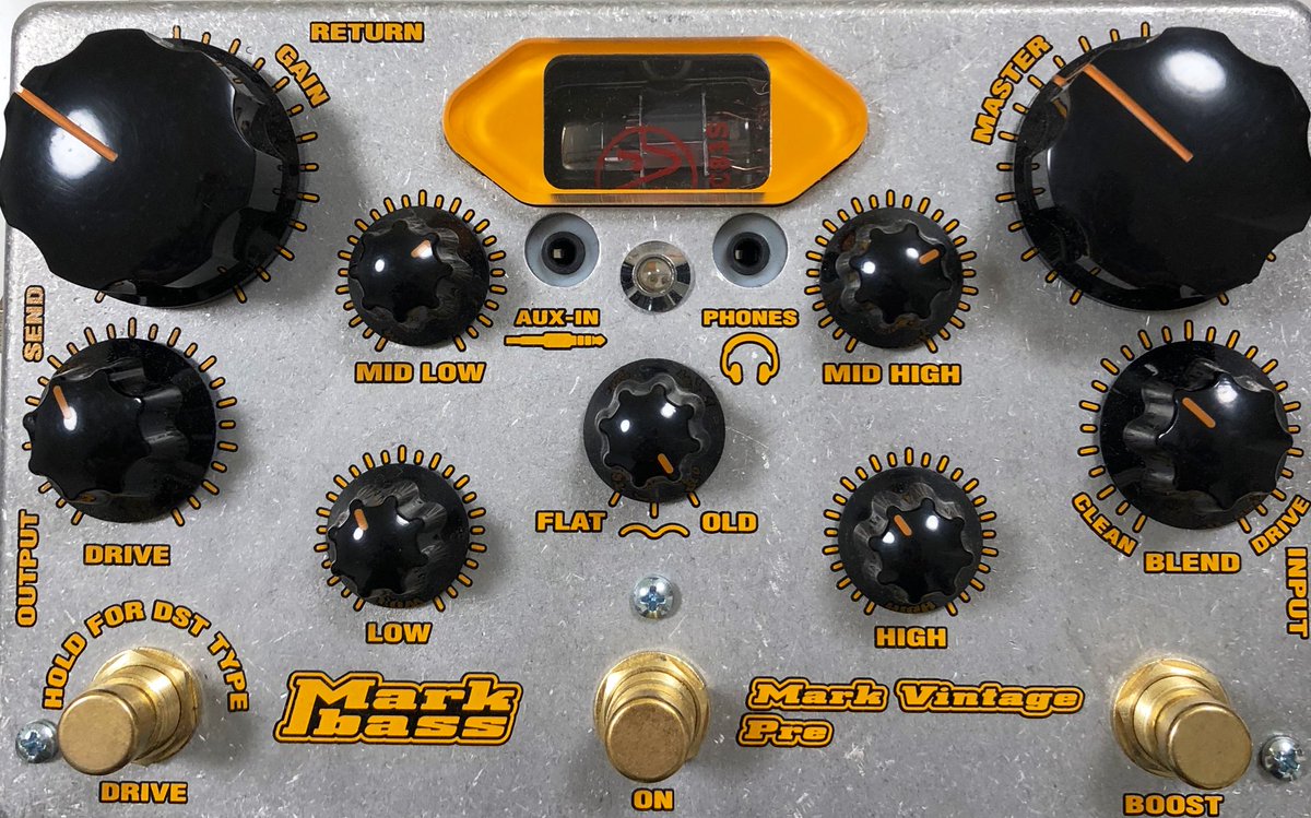 maru3_bass's tweet image. mutsumiのベース塾やる前にmark vintage preの真空管交換してみたー

プリ管のアクセスはすぐだったけど、クリアランスがシビアで正直ギリギリ外れた感じ

ちなみについてたJJはエングル、マーシャル、TADと同じやつだった🤔

これから音出しします🎸
#12AX7
#markbass