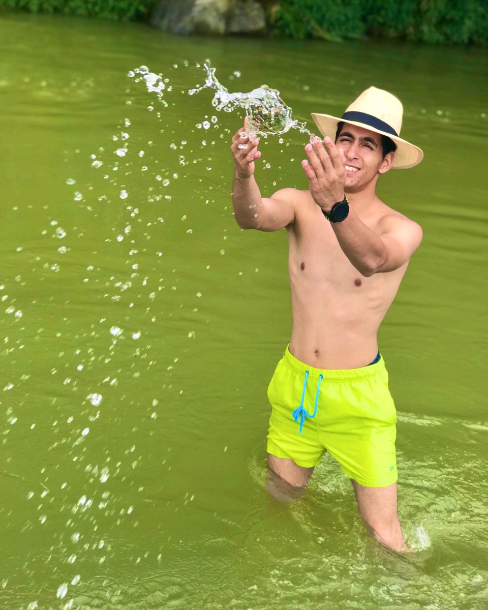 yonael007's tweet photo. “Aquel que lo piensa mucho antes de dar un paso, se pasará toda su #vida en un solo pie.” 🙏😇💙💚 https://t.co/3GBhOk0J0C