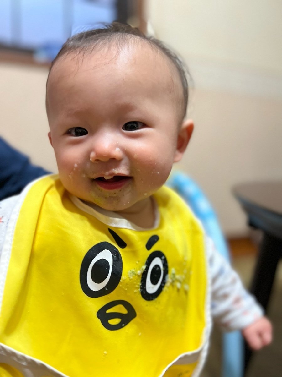 ninja_ryusui's tweet photo. 息子が生まれてから6ヶ月を過ぎました。僕と違って愛想よく、いつもニコニコしてます。
最近ははいはいをするようになり、毎日成長見るのが楽しいです。
これからも育児に仕事も頑張っていきます！ https://t.co/5YxTH4daq4