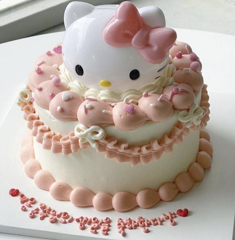 hello kitty cake 💫