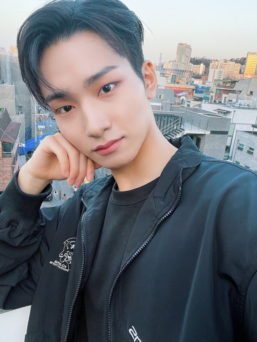 bbykeum's tweet photo. HAPPY BIRTHDAY ADEK KESAYANGAN AKUUU🖤🖤🖤

BELOVED JAEHO DAY
#OurAdorableJaehoDay
#아기늑대_재호생축 https://t.co/qmq1vNbfZc