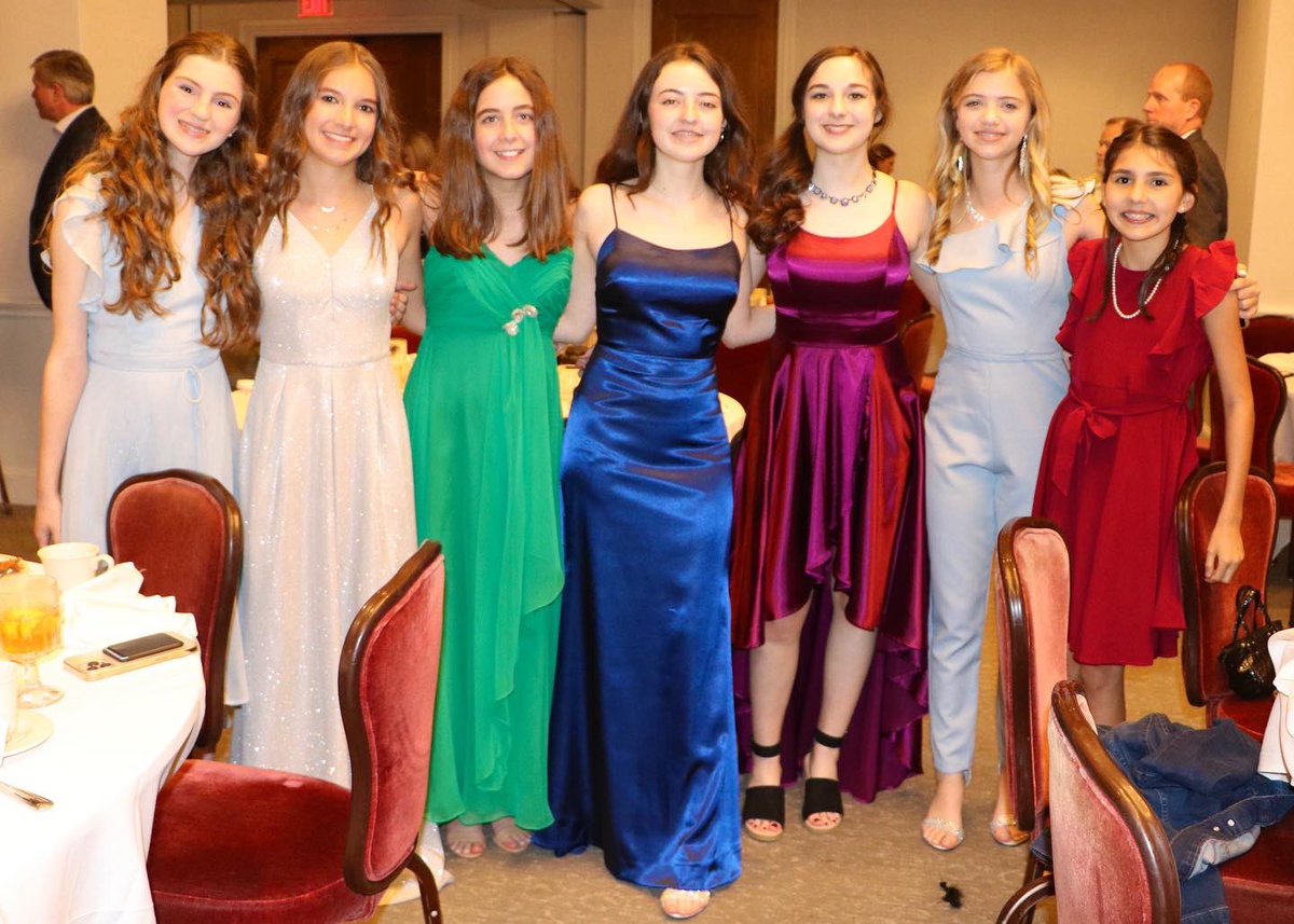 headreb96's tweet photo. Escorted Cinderella to the (Cadenza) Ball last night! Emily had so much fun with her show choir friends. Thankful for this sweet and talented group of kids! I am still not OK with my baby looking this grown…. #Fusion #JacksonPrep https://t.co/HFkleGCGps