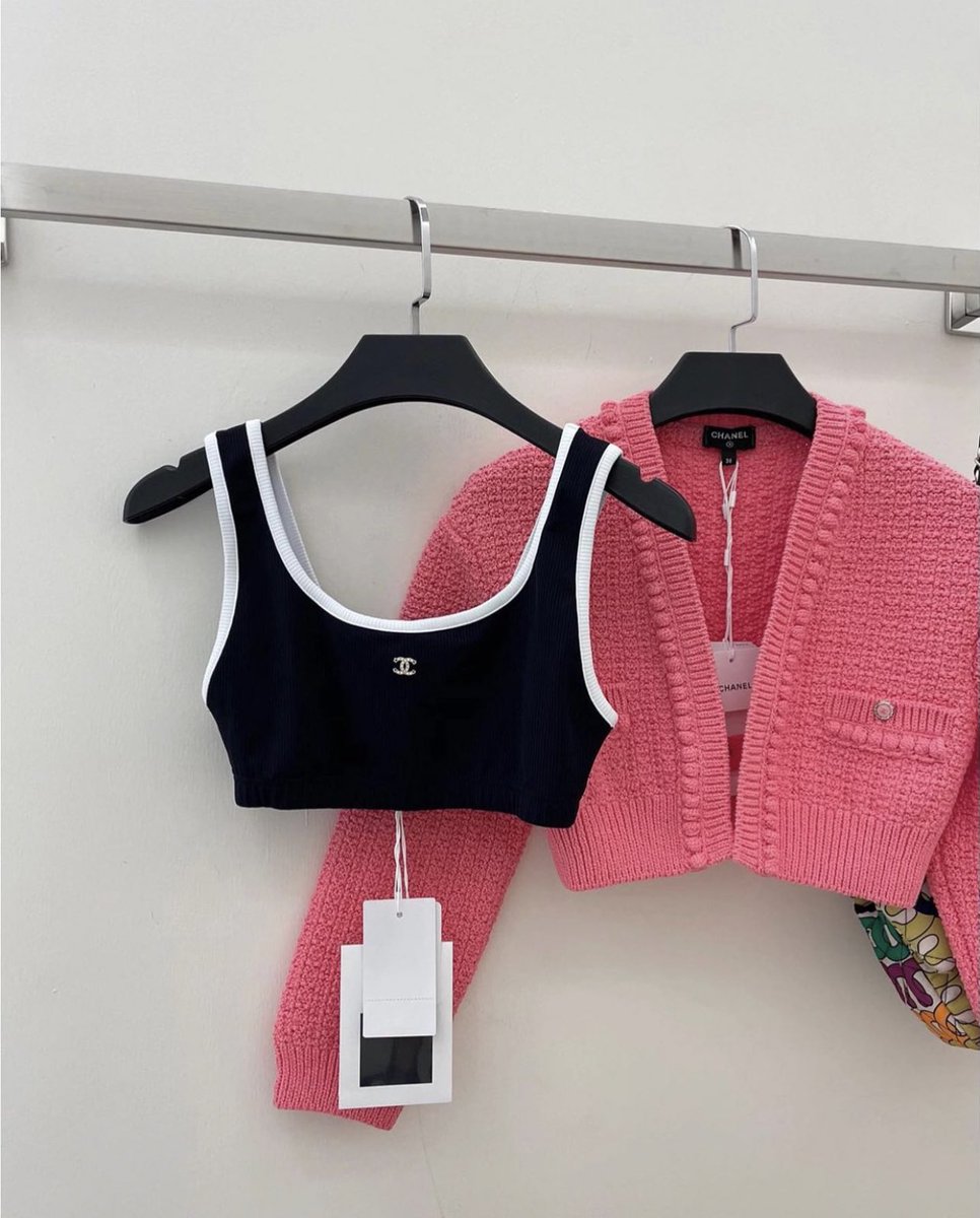 bottegalolita's tweet image. Chanel crop top &amp;amp; blazer