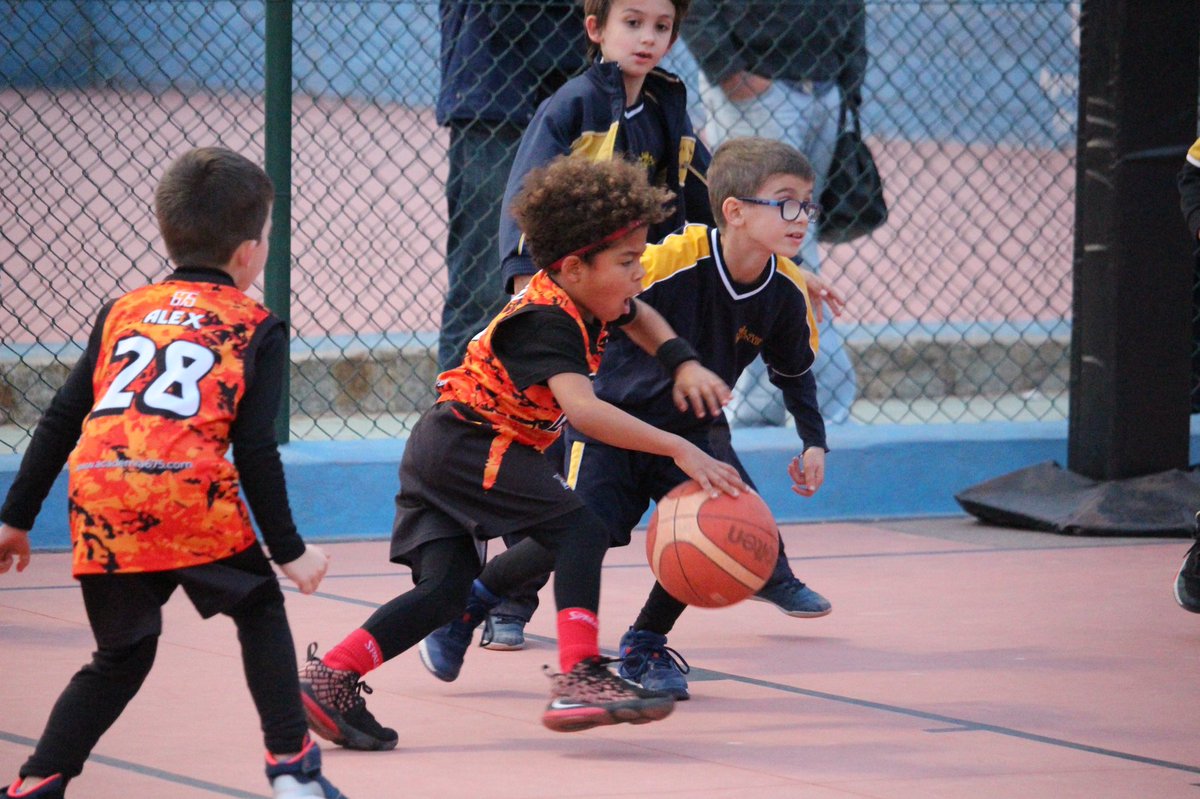 675Academia's tweet photo. 🔥 ¿𝐐𝐔𝐈𝐄́𝐍 𝐓𝐈𝐄𝐍𝐄 𝐆𝐀𝐍𝐀𝐒 𝐃𝐄 𝐅𝐈𝐍 𝐃𝐄 𝐒𝐄𝐌𝐀𝐍𝐀?🔥
¡Se acerca una nueva jornada de partidos para los chicos y chicas de @675Academia tanto en #LigaFERE como en @FAB_Malaga!
🟠⚫️ #Academia675 #Proyecto675 https://t.co/ektXN5kiv5