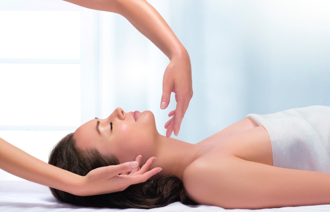 SofitelMumbai's tweet photo. Touches that heal, soothe and rejuvenate your body, mind and spirit.
Book your #spa appointments at the tranquil Sofitel SPA and bid farewell to stress.
Call +91 (22) 6117 5046 to make an appointment.
.
.
.
#SummeratSofitelMumbaiBKC #SpaTreatments #SpaMassage #SpaFacials #Calm https://t.co/xWbbdw246S