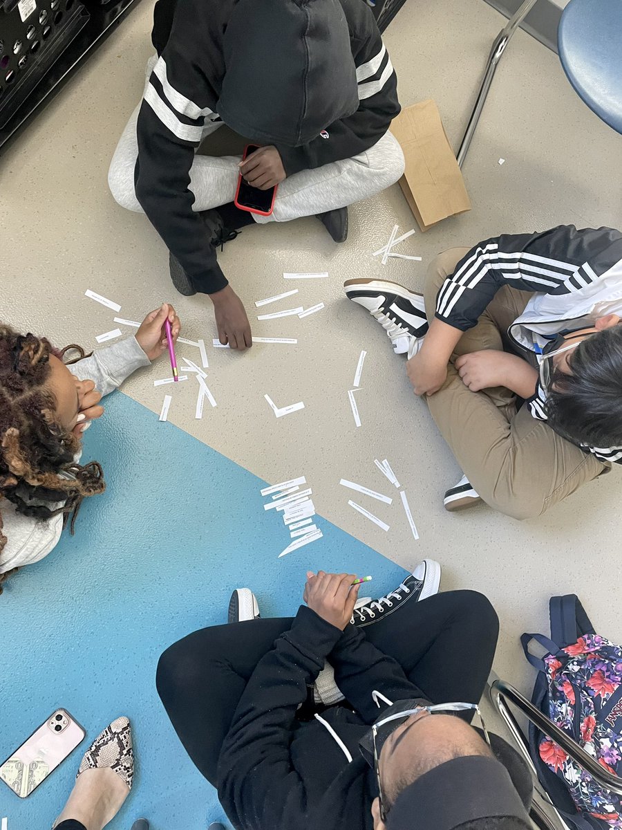 ProfesoraPerry's tweet photo. Today students are working together in teams to put our latest story together. The engagement is 10/10 #ci #langchat #spanishclasa https://t.co/c6etq9Pc2i