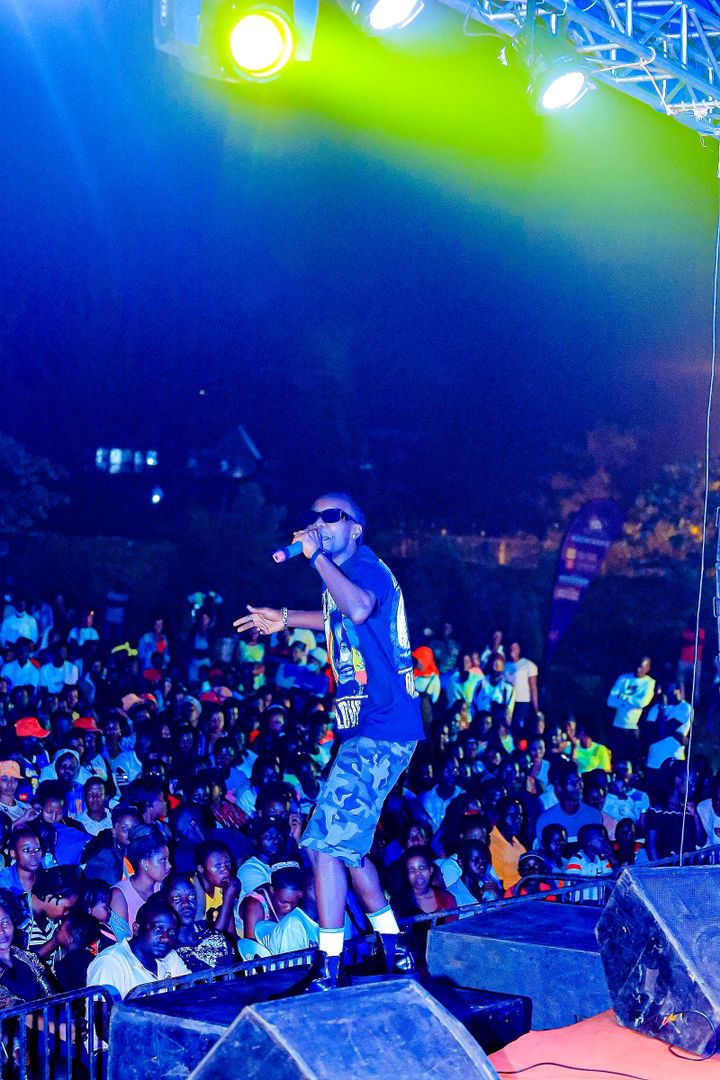 WZahaa's tweet photo. Akamwesi Shopping Mall was on fire on Easter Monday 🔥🔥. To all those that came through, mwebale nyoo 🙏🙏.

#Comedypodium https://t.co/Vq8ydsar8y