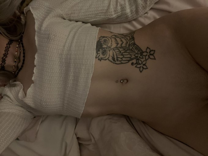 Soft white babe 🤍🤍 https://t.co/HQSvOkO7Bp<a href="/tag/feet"class="tags"><span>#feet</span></a><a href="/tag/fetish"class="tags"><span>#fetish</span></a><a href="/tag/findom"class="tags"><span>#findom</span></a>