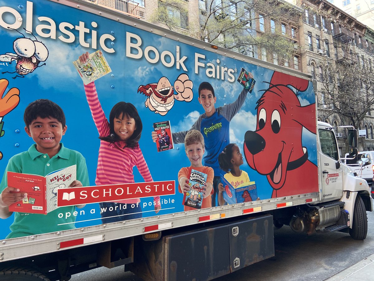 CaedmonCFA's tweet photo. Book Fair!!#CaedmonCommunity https://t.co/A4SACMp9LN