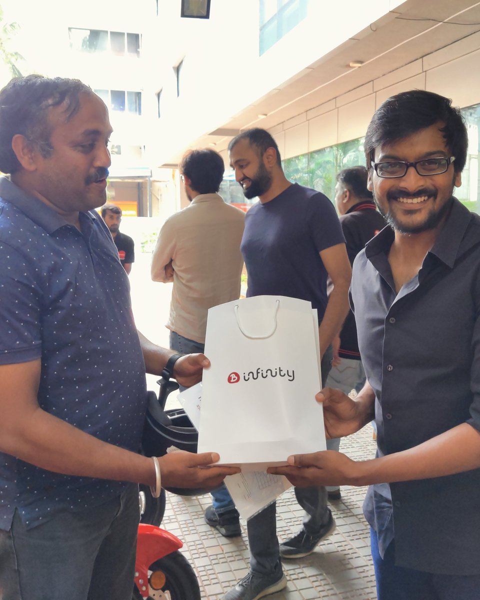 bounce_infinity's tweet photo. Woohhooo! Our Infinity E1 deliveries have begun 🥁 We are super excited to see you get your hands on your Infinity 🥳 

#PowerToThePeople #InfinityE1 #BounceInfinity #ElectricScooter https://t.co/W6OvKeCqAJ