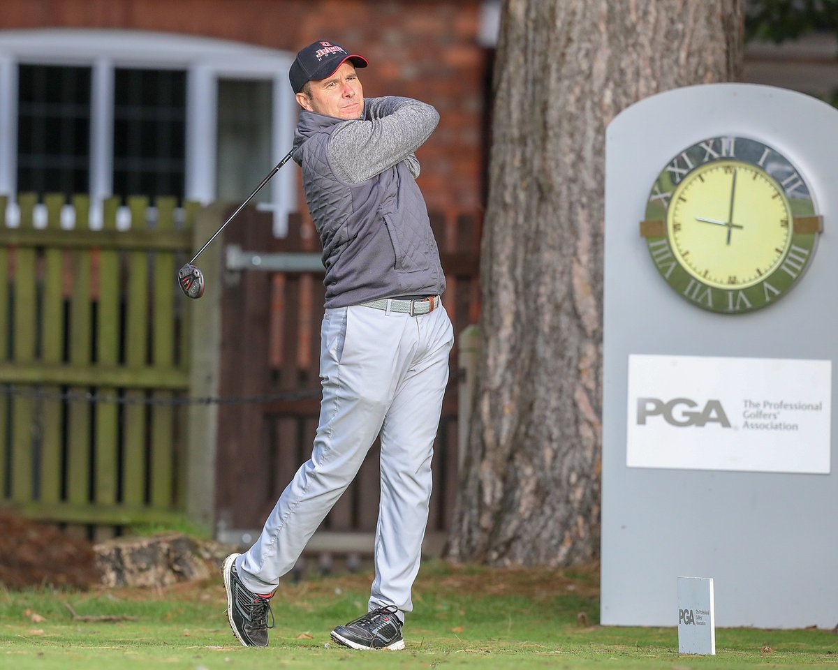 Setting the pace.@Matthewcort @BeedlesLake @PGAMidlands is the early leader in @cmbcuk @PGASWest Cornish Festival. He posts a five-under par round of 67 @PointatPolzeath. He now faces rounds @TrevoseGC & @stenodocgolf on days two and three. @ashcmansell @ClevedonGolf 2nd on -4