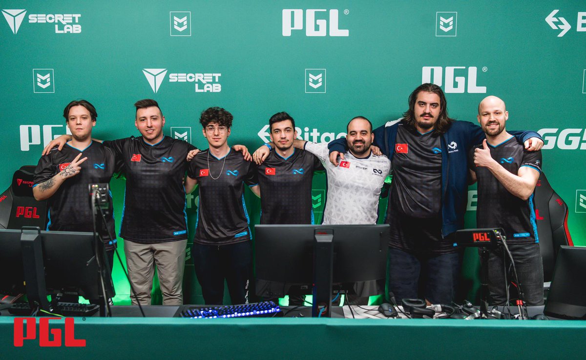 asmocs's tweet image. .@CalyxCSGO @XANTAREScsgo @xfl0udcsgo @w0xic @imorcs @bishopcsgod I am so proud of each of you! Next stop Antwerpen/Belgium. ✈️