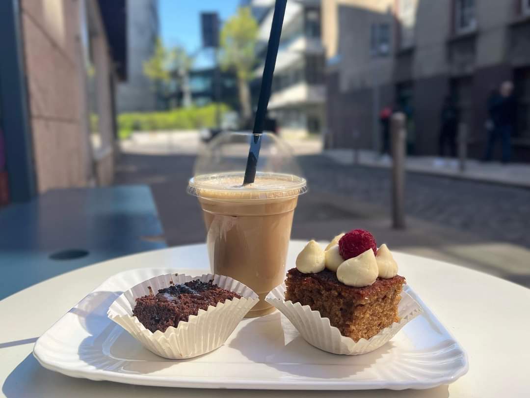 Now serving #icedcoffee &amp; #treats Choco &amp; salted caramel #brownie &amp; #carrotcake #freshlymade