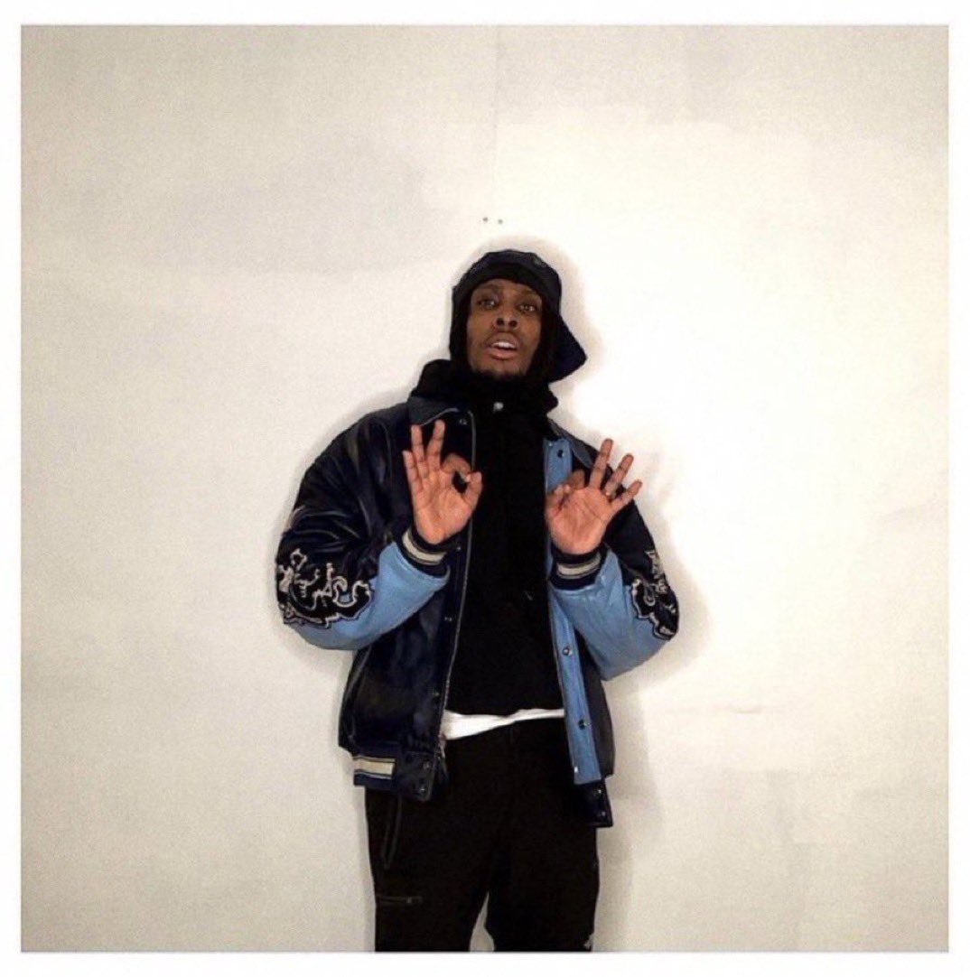 theresnosignall's tweet photo. Live > 2-3.30pm
Gracing your afternoon with effortless audio pleasure & stress free vibes, it’s the pilot @SHAUNSKY_!! Sit back and enjoy the journey ✈️
#PILOTWAY • https://t.co/qbVEDNUCpv https://t.co/q2JiBhLDP0