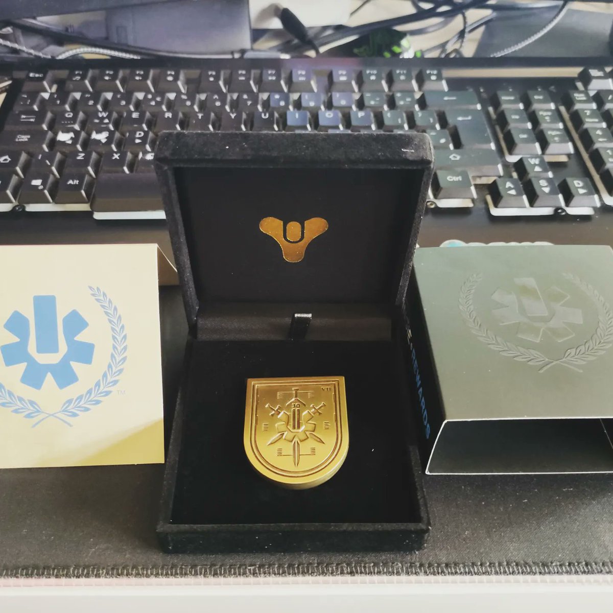 JusticeSoulTuna's tweet photo. Got my #Destiny2 Vidmaster medal pin! Looks AWESOME. This is the 5th medal I’ve earned from D2; I’ve got Wayfarer, Almighty, Warden, and Splicer too 😁
#Vidmaster #Bungie #collectibles #gaming https://t.co/BFUZwyj8fw