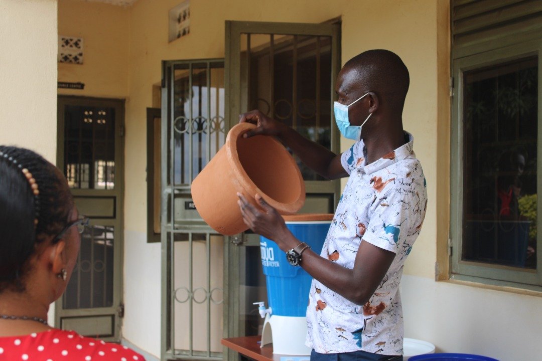 uwasnet's tweet photo. @uwasnet and @cawst Participants Training Day2 being trained on the various water treatment technologies that are used in household water treatment and safe storage. #WASHTRAINING @KCCAUG @everflowafrica @LifelineFund @MusaaziYunia https://t.co/fI2K8hnSZc