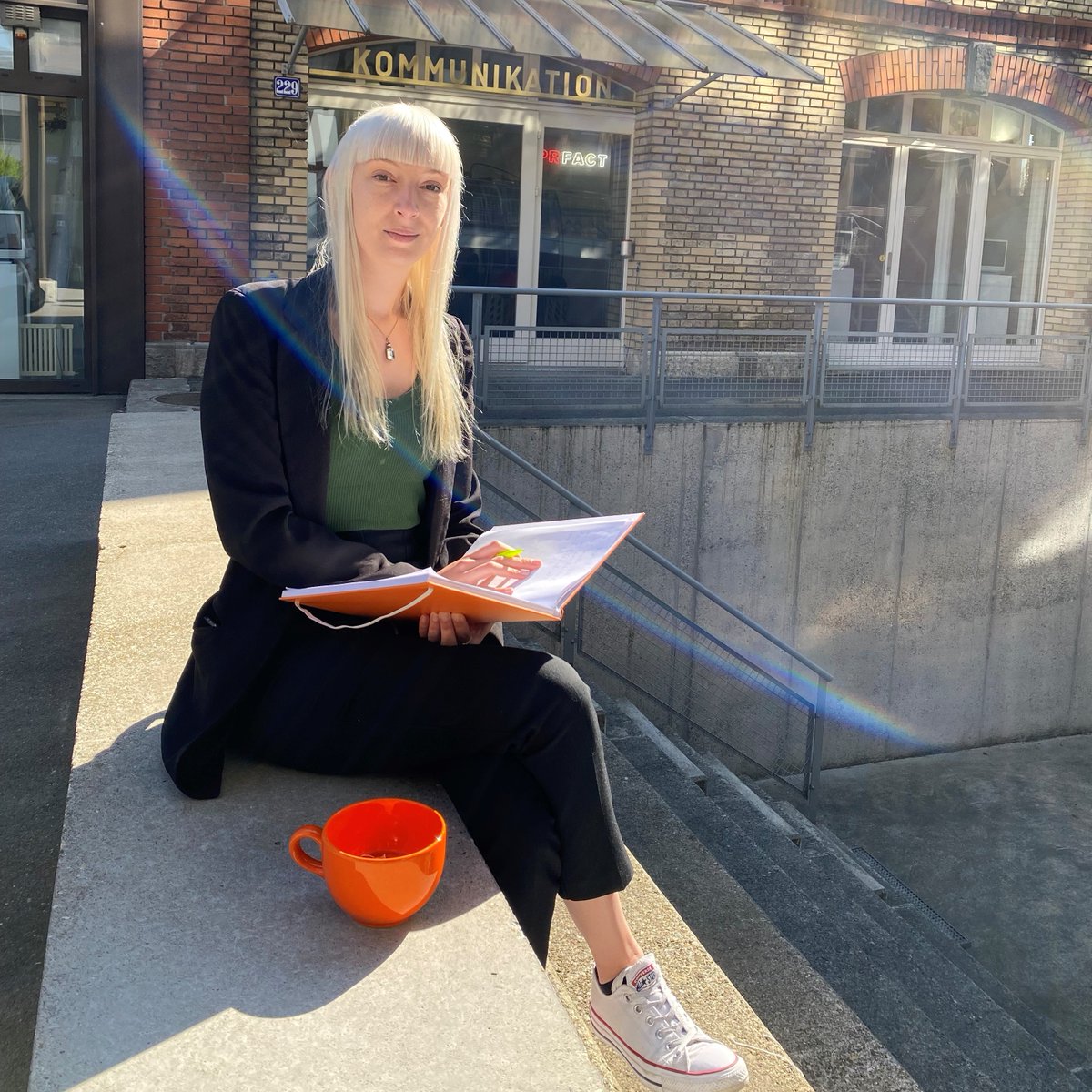 "Only what is received is communicated."

Meet Robin👋😄, our new Junior Consultant for our technology team. Robin studied journalism in Berlin and then worked in PR agencies, also for the technology team😉💻

Great to have you on board!