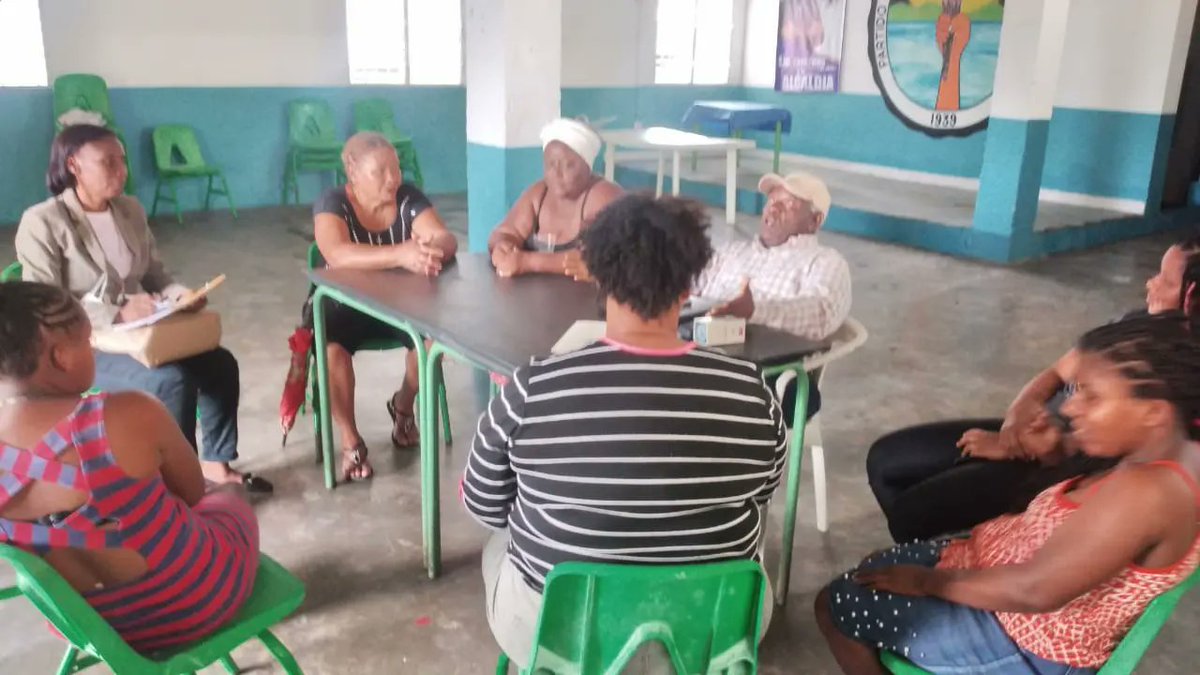 snmujerprd's tweet photo. En la tarde de ayer la presidenta Provincial Santa Mambrú sostuvo una reunión de planificación y seguimiento al programa de crecimiento en el municipio de Pedro Brand. Estuvo acompañada del compañero Presidente Valoy y la comisión de Mujeres de la Dirección local #Fedomusde #PRD https://t.co/Y9oD9bo0MA
