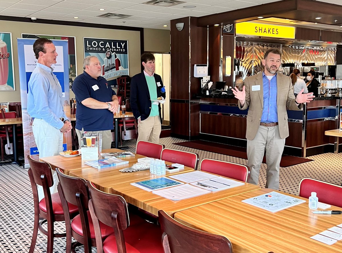 myVRLTA's tweet photo. It was a pleasure to catch up with members & friends yesterday and hear remarks from State Senator @ChapPetersen, 34th District, at the new @Silver_Diner Ashburn for the Fairfax-Loudoun 2nd Quarter Chapter Event. #networking #chapterevent #members #fairfax #loudoun https://t.co/7CBSIGXdO9