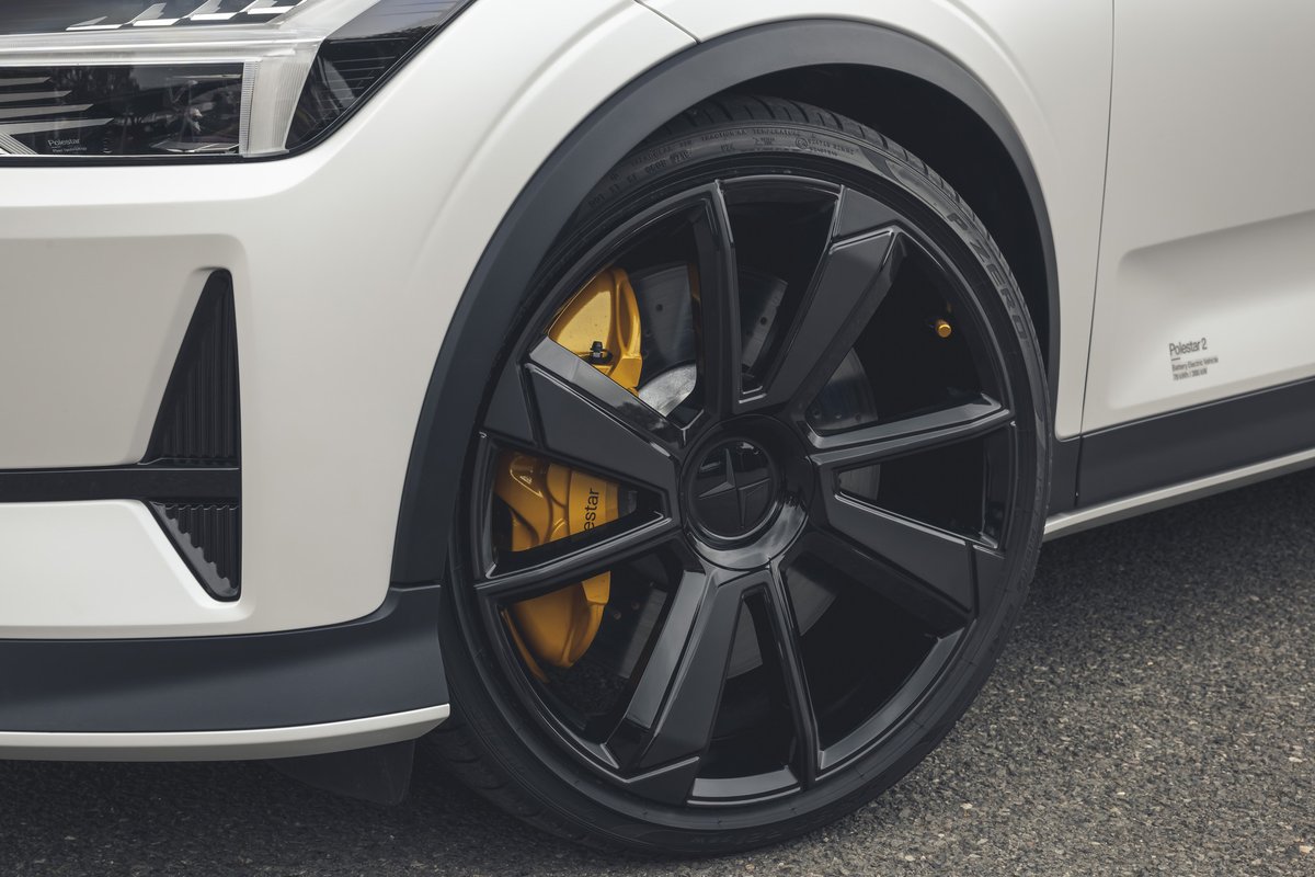 PolestarOC's tweet photo. It's all about the wheels 🤌

#polestarsouthcoast #polestarcommunity #Polestar2 #polestarengineered #polestarperformance #polestardesign #PolestarFamily #performance #evLife #electricvehicle #ev #electriccar #Hybrid https://t.co/CqoNIGhtId