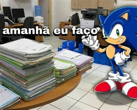 Estaciando's tweet photo. 300 simulados p fazer, 500 assuntos p estudar, 40 provas batendo na porta https://t.co/Hwv2R20eOV
