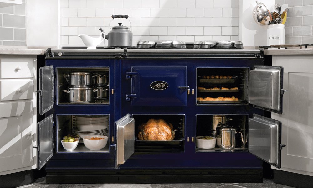 carsten_heath's tweet photo. Iโve finally decided on the blue ๐ #alwaysinthekitchen #aga #farmtotable https://t.co/WVVTSYL6N3