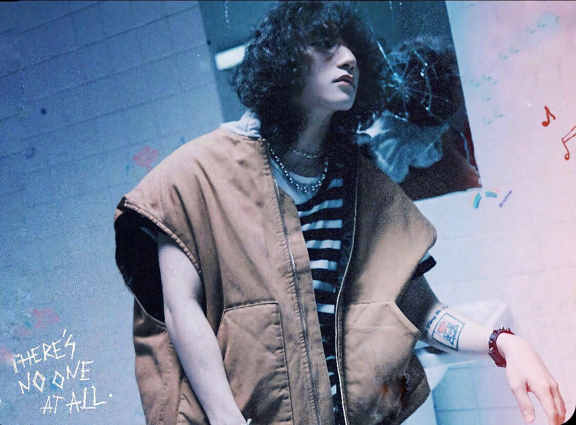 Đốn tymm Fan của mình bằng vẻ đệp troaii không tì vết nàii chỉ có thể là anh Nguyễn Thăn Tùnnn nhà mình đeyy thoii!!😳💘💘💘cái thần thái ngầu hết sảyy con bà bảii 😎😎😆
THERE’S NO ONE AT ALL | OFFICIAL POSTER 

<a href="/sontungmtp777/">M-TP</a> #SonTungMTP 
#MTPISCOMING 
#MTPISBACK