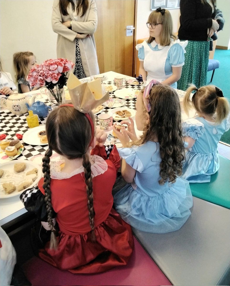 WFlibraries's tweet photo. Wonderland came to #PontefractLibrary this morning when the Mad Hatter and his friends threw a very special tea party! Curiouser and curiouser....
#ALICE
@readingagency @LewisCarrollSoc https://t.co/4jXefzXZfw