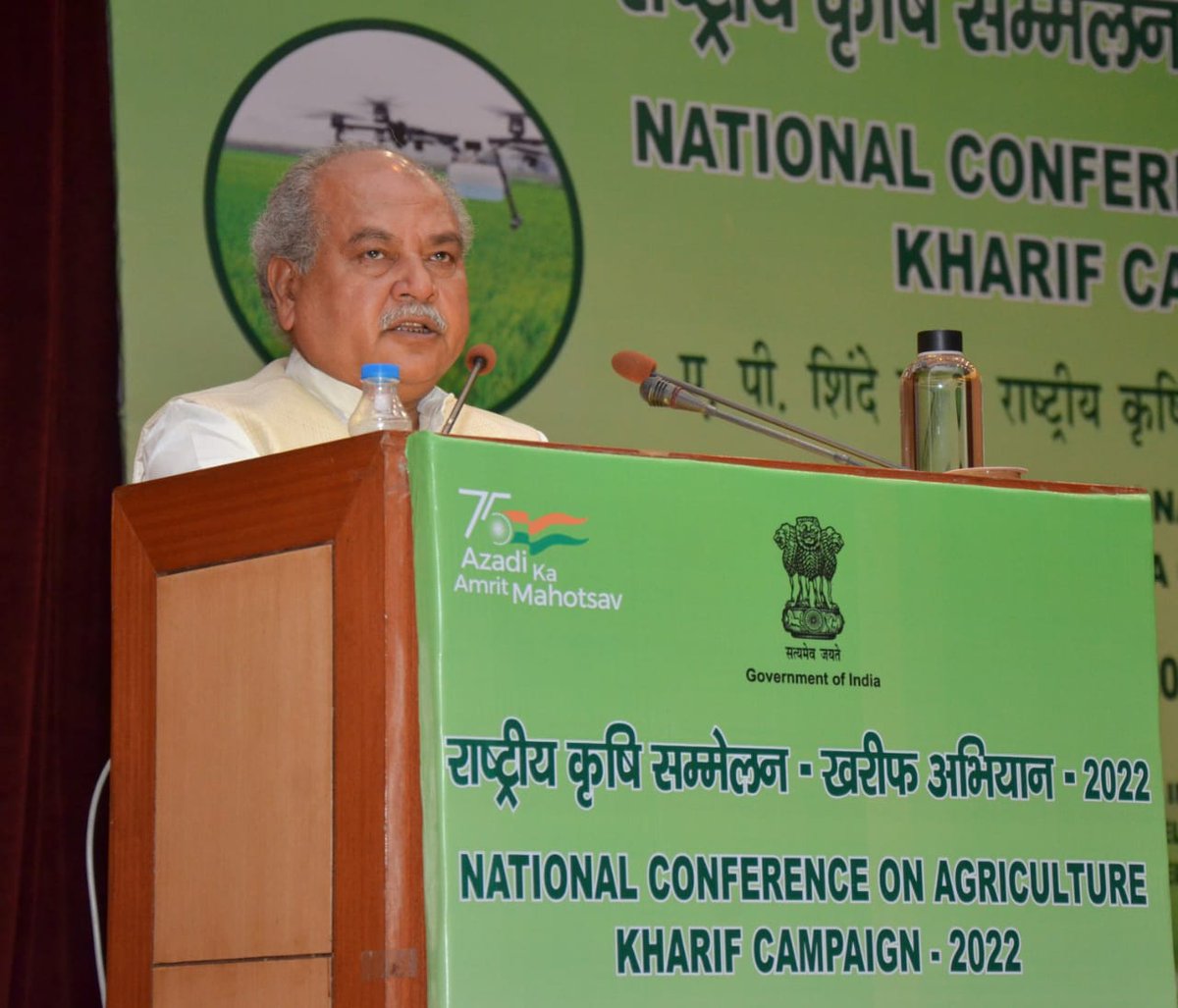 AgriGoI's tweet photo. देश के सकल मूल्य वर्द्धन (जीवीए) में कृषि और संबद्ध क्षेत्र का योगदान 18.8% है।
- माननीय केंद्रीय कृषि और किसान कल्याण मंत्री, श्री @nstomar #AtmanirbharKisan #MOFW https://t.co/BA9YWQd1QR