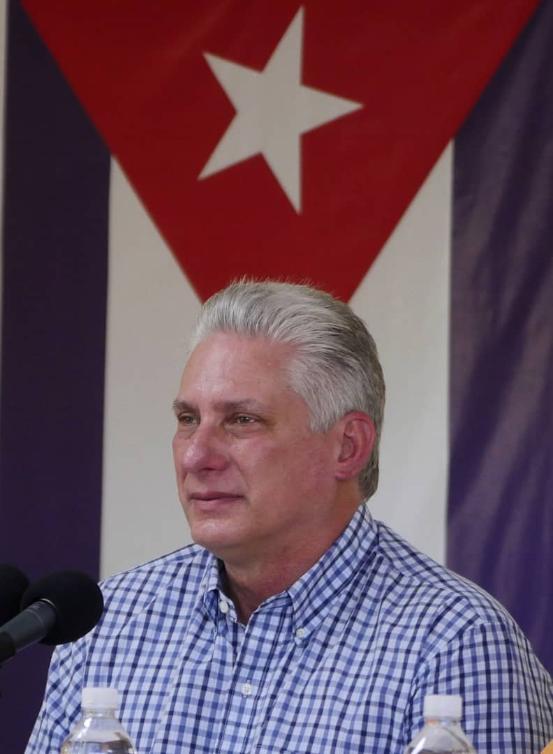 ¡Muchas felicidades, querido Presidente, en sus 62 años! Gracias por su entrega a #Cuba, por su ejemplo diario, por su alegría aun en medio de la mayor adversidad. Ese optimismo a prueba de balas es lo que más le admiro. Es una enseñanza permanente. ¡Lo queremos! ❤