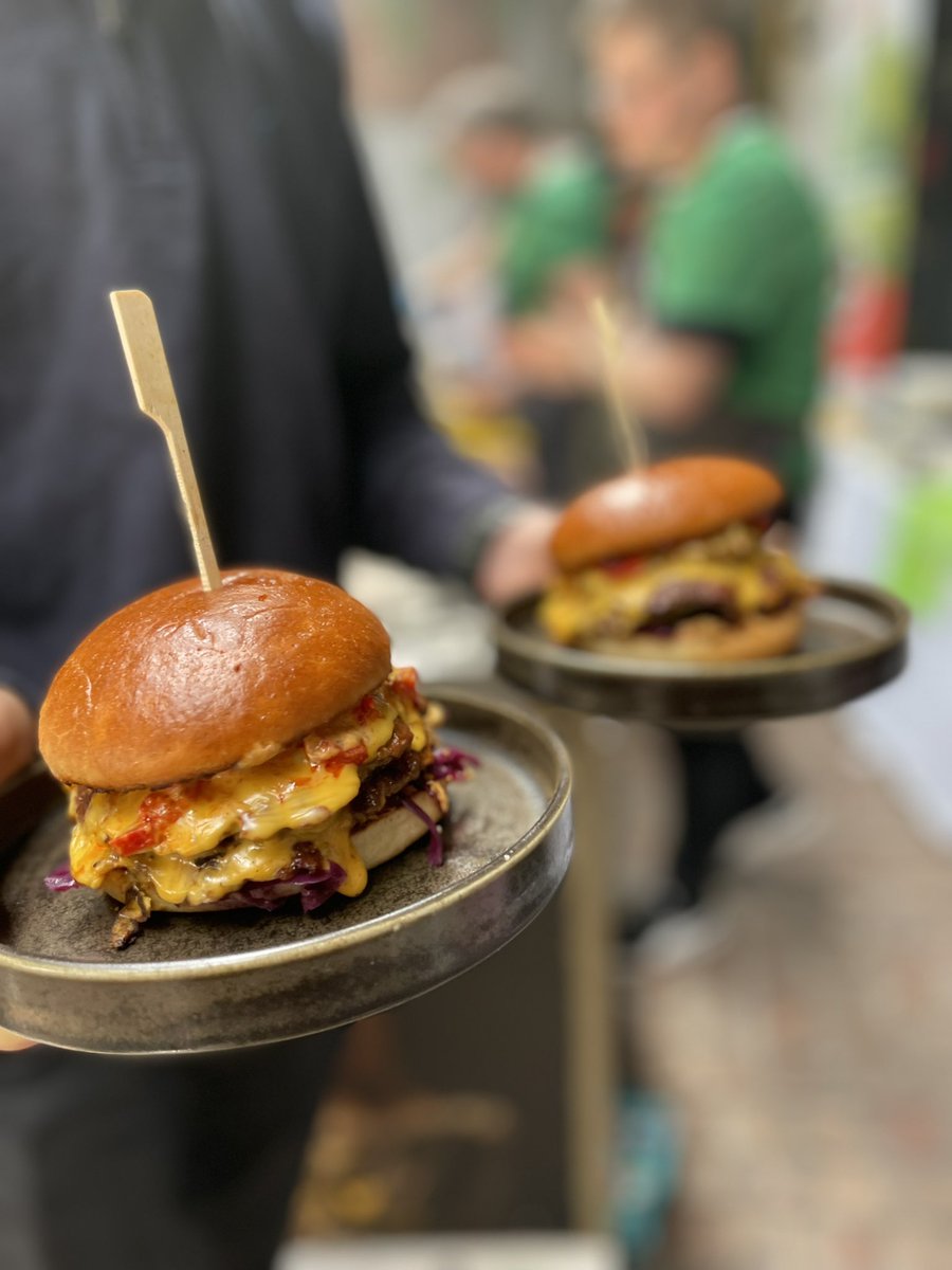 DanishCrownUK's tweet photo. Round 2 ✅ @Burgervore_uk @bohns_official @burger_lobster &amp; Burger Shop 😍🍔 so many tasty burgers coming through, but who will be crowned champion? 🏆 

@H2Opublishing @Hellmanns @KerrymaidDairy @AmericanaBuns @kuhne_uk #NationalBurgerAwards https://t.co/CqZpisTugx