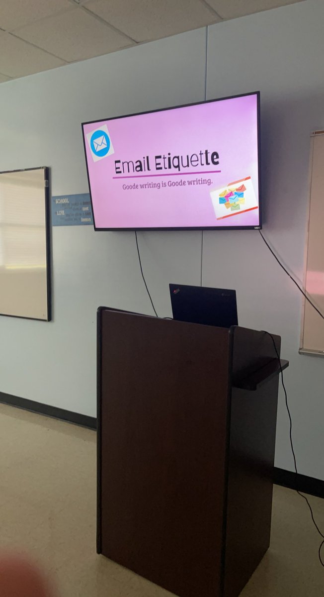 msgoodeteaches's tweet photo. 📧📧 Round 2 of presenting a lesson on Email Etiquette to Mr. Reed’s 7th period!!

I went over how to write an email professionally and formally!!

@DrMargarella @SouthWarrenMS @WKUSTE @CEPTatWKU @WKUCEBS https://t.co/7MjX4hYhpX