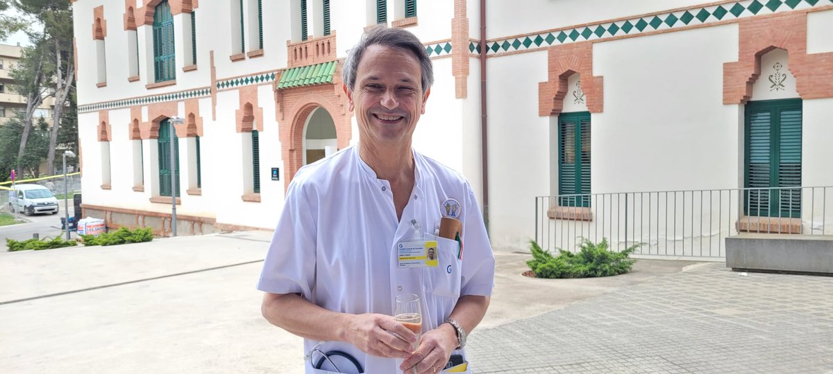 hggranollers's tweet photo. Després de treballar més de 40 anys a l'hospital, avui es jubila el Dr. Jordi Cuquet, cap del procés d'infecció. Li desitgem tota la felicitat del món en aquesta nova etapa de la seva vida 😊🥳

#HospitalGranollers #Granollers https://t.co/u04lBkKvSe