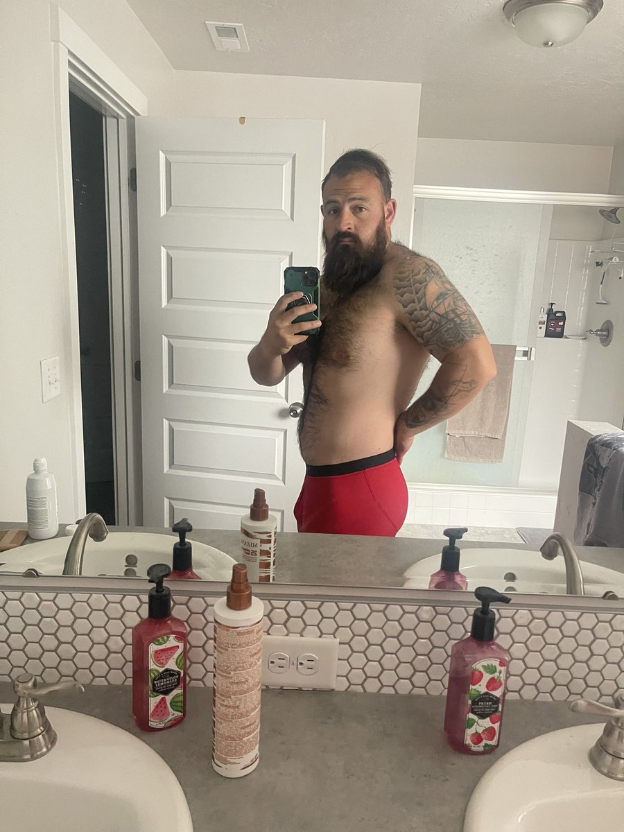 bigbrownbear711's tweet photo. New OF link in bio😘 https://t.co/i1Zw1GqTnz