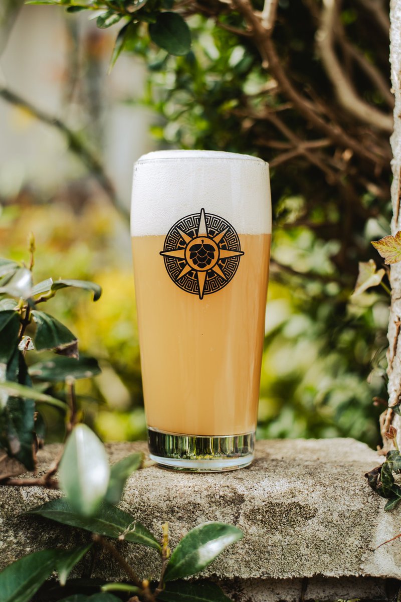 🌞 THE BRIGHTSIDE 🌞 

With Brighter days looming, we thought it only right to introduce brighter flavours. Citra and Simcoe teaming up in equal quantities to bring you those tropical, juicy notes. 

Grab yourself a tin and go enjoy some sunshine! 😎

Available now.