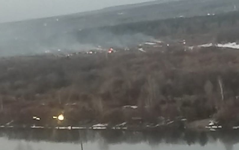 gorodkirov's tweet photo. Кировчане заметили лесной пожар в районе Солнечного берега

Что это было: https://t.co/l6FRv8uI8p https://t.co/diUkkFLZpY