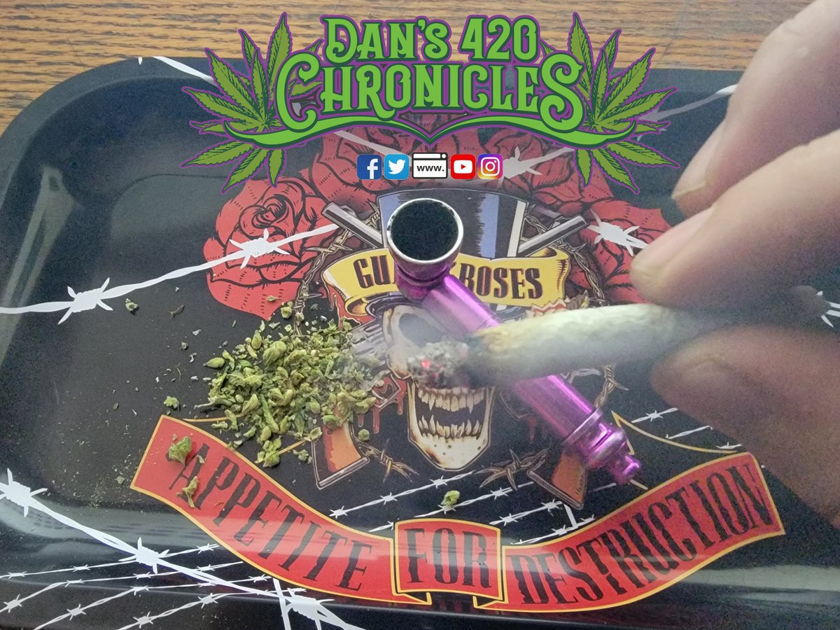 dan_chronicles's tweet photo. Happy 420 #StonerFam!! I thought what better way to wake and bake today, then with a joint today!! Do you all mind if I share some #420memes, #420pics, and some #420Clips? Here we go!!
#Dans420Chronicles YouTube
https://t.co/AX3Y3nL7WZ
#420ClothingShop
https://t.co/7LuXD7pREw https://t.co/bPyNyL7Lcb