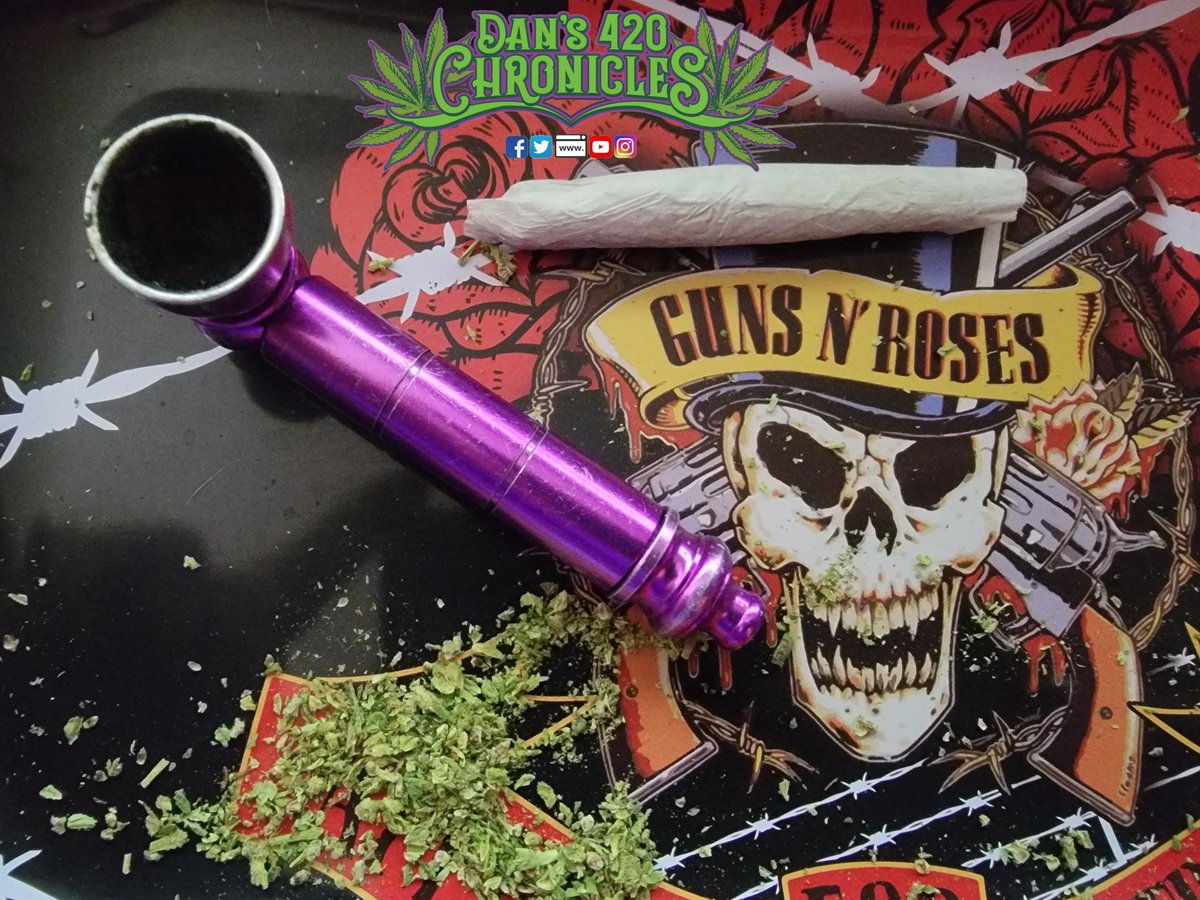 dan_chronicles's tweet photo. Happy 420 #StonerFam!! I thought what better way to wake and bake today, then with a joint today!! Do you all mind if I share some #420memes, #420pics, and some #420Clips? Here we go!!
#Dans420Chronicles YouTube
https://t.co/AX3Y3nL7WZ
#420ClothingShop
https://t.co/7LuXD7pREw https://t.co/bPyNyL7Lcb