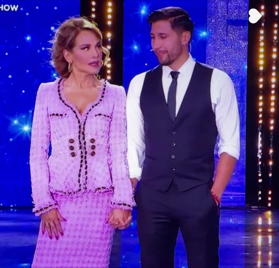 pattymoom's tweet photo. Expectacular!! 💙Grazie Mille! #LaPupaEilSecchioneShow20A https://t.co/EZTWC37THf