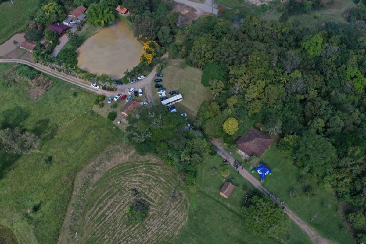 PrefRiodoSul's tweet photo. Com o plantio🌱 da canela sassafrás, árvore símbolo de Rio do Sul, demos o pontapé inicial para a implantação do Jardim🌳 Botânico, que será referência em SC. São 24 hectares dedicados a estudos e diversos projetos para desenvolver fauna e flora.
#meioambiente #riodosul https://t.co/y4s54umwy1