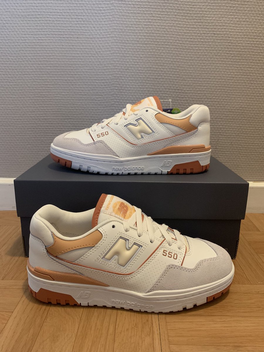 LBMerchandise's tweet photo. Aj1 Low Bred Toe 8.5US/9.5US
Blazer Off-White Black 9US
New Balance 550 Au Lait 7.5WUS
@WolffOscar @bcd_leo https://t.co/lvBURq6lFE