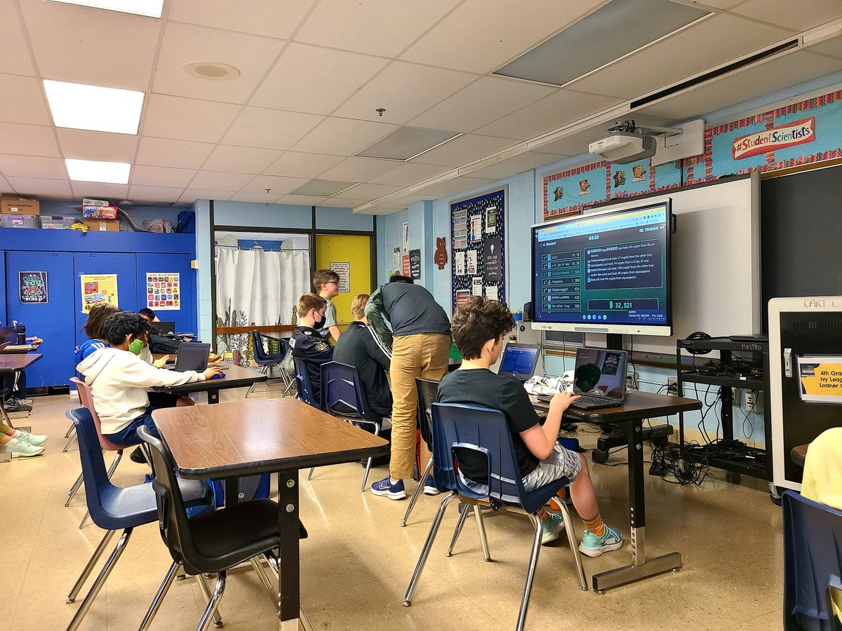 lmathews39's tweet photo. Letting @MeyzeekMiddle Ivy League Bears teach this week using @JCPSDigIn technology! Kids are learning and engaged. @DRondageorge @SandyDearborn @AndrewHeavv https://t.co/lGloGEiShU