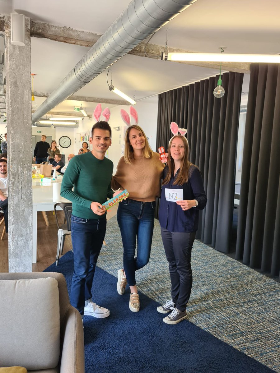 Orange_Csltg's tweet photo. La chasse aux œufs joue les prolongations !  
Guidés par les énigmes de notre team de lapins / stagiaires, nos consultants ont fait travailler leurs méninges et leurs âmes d’enfants à l’occasion d’une chasse gourmande. Une manière de passer de bons moments ensemble #LifeAtOrange https://t.co/pqWwNETtdO