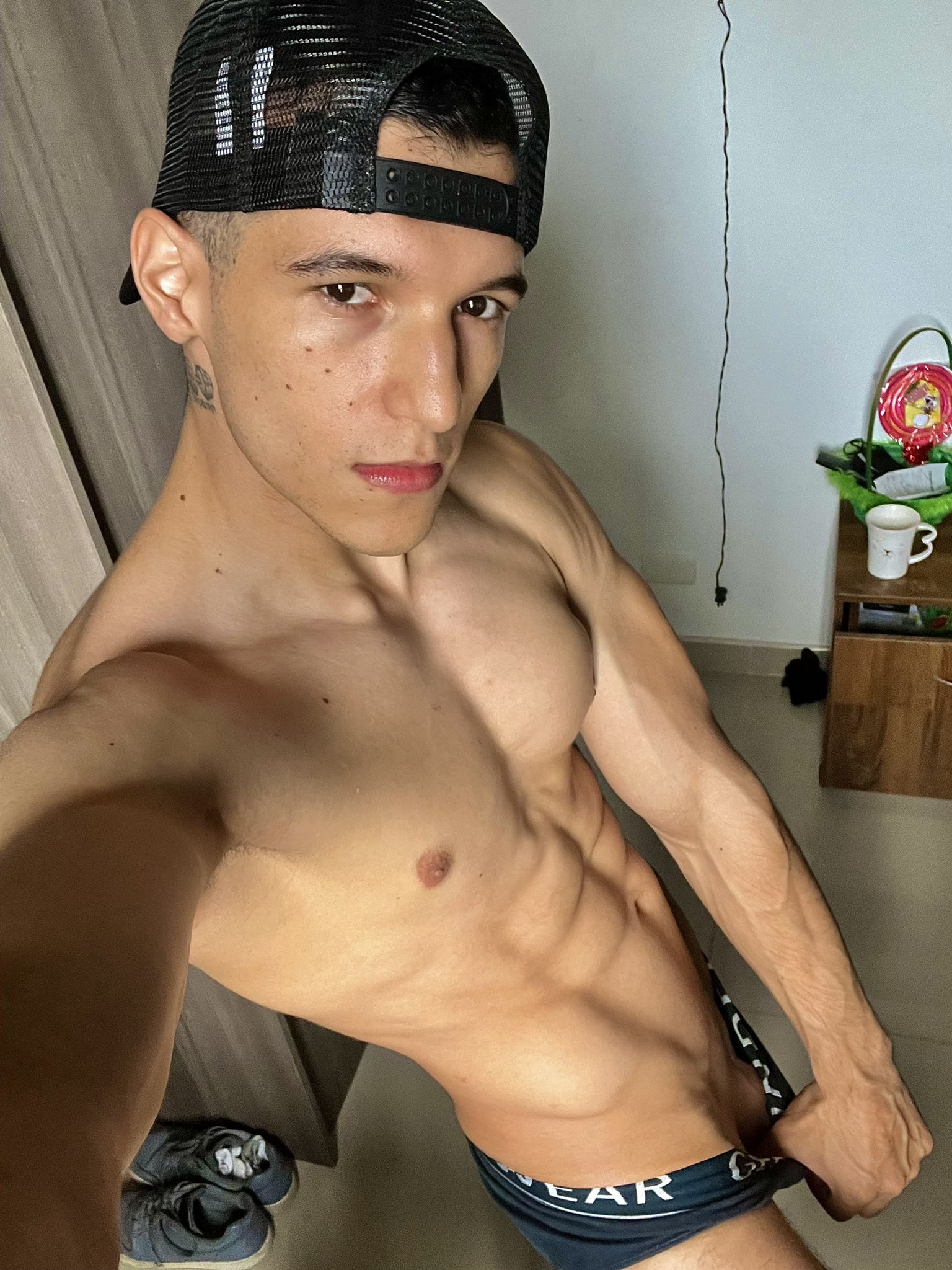 1 pic. Follow me  https://t.co/OLxR72UvEQ 

And watch me https://t.co/ww8NwzORo1. Through my profile