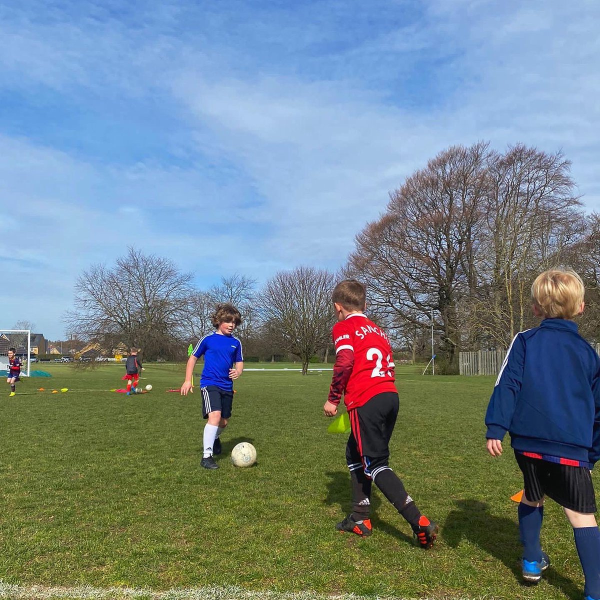 1nstinctsports's tweet photo. 📸 A few photos from our football camp last week @leedscityfc 🚀

Thank you to everyone who attended and made the camp enjoyable for all👏

💜 Stay posted across our social media pages for announcements regarding future camps this summer🌟 https://t.co/1KlaxhyM6I