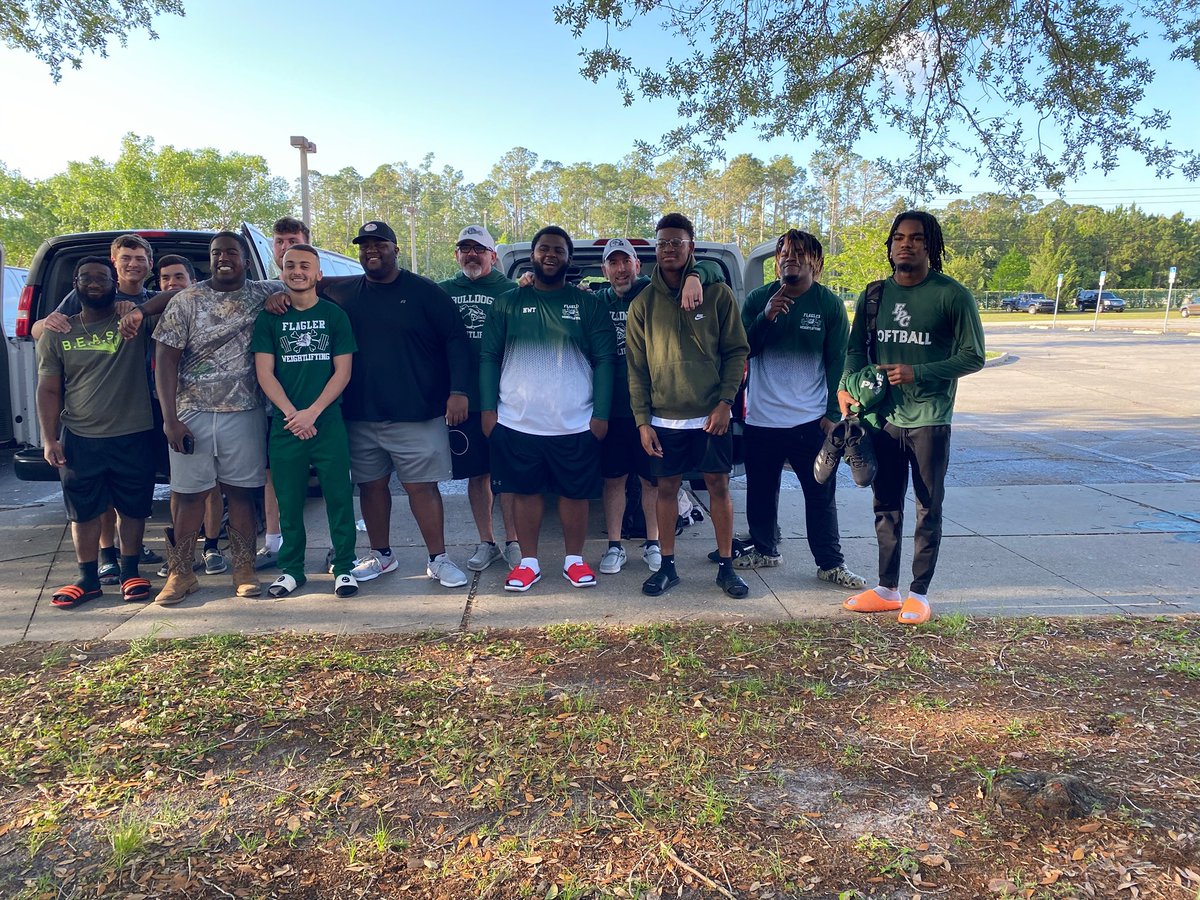 FPCWeightlifti1's tweet photo. Headed to the State Championships with this crew. @ebcox @CoachWright615 #TrustTheProcess #WinTheDay #nomissedlifts https://t.co/LRnZSV79A8