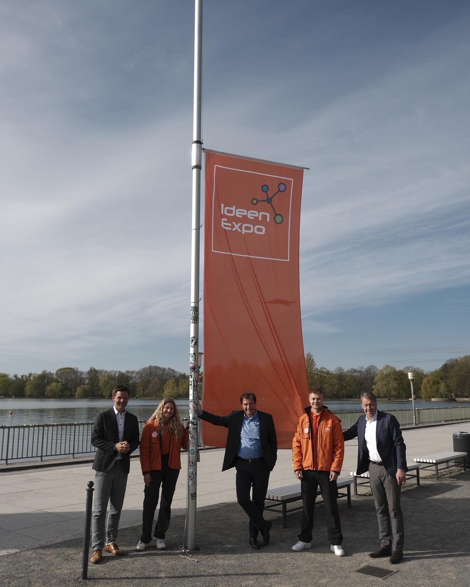 Wir hissen die Flaggen! 😍 Die <a href="/ideenexpo/">IdeenExpo</a> bietet Technik und Naturwissenschaften zum Anfassen und Experimentieren, top Berufsorientierung, großartige Jobperspektiven in Hunderten von Unternehmen, mega Bühnenshows, tolle Konzerte und vor allem Riesen-Spaß! <a href="/SteffenKrach/">Steffen Krach</a>