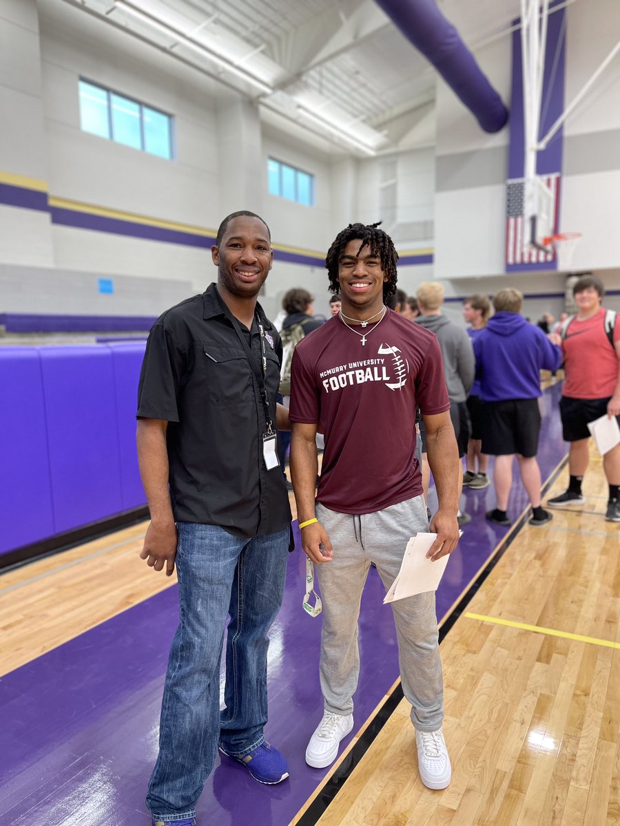 CoachThompson08's tweet photo. Congrats to @keishawn_lamar on committing to @McMURRYFOOTBALL Can’t wait to see what great things you do there. @CoachDockeryMCM #formerwarhawk #futurewarhawk https://t.co/Lm7bOcdxWR