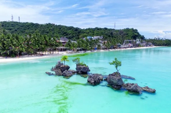 MelPhAvge's tweet photo. Tenéis ganas de verano?😏 Si tenéis pensado viajar a algún sitio en verano y no sabéis donde, os recomiendo sin duda Filipinas! Tiene unas playas.. son un paraíso!🏝🌊 #descubreelmundoconavge https://t.co/WxcMTrFcwY